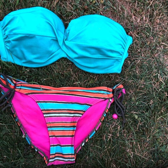 Bikini - Picture 1 of 1